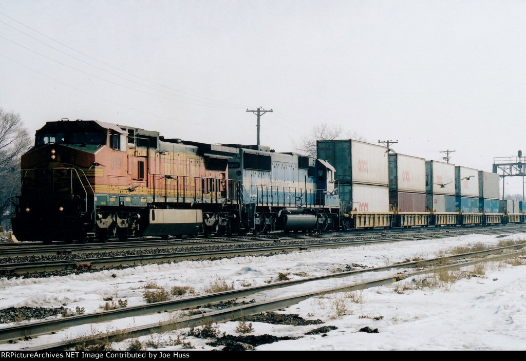 BNSF 819 West